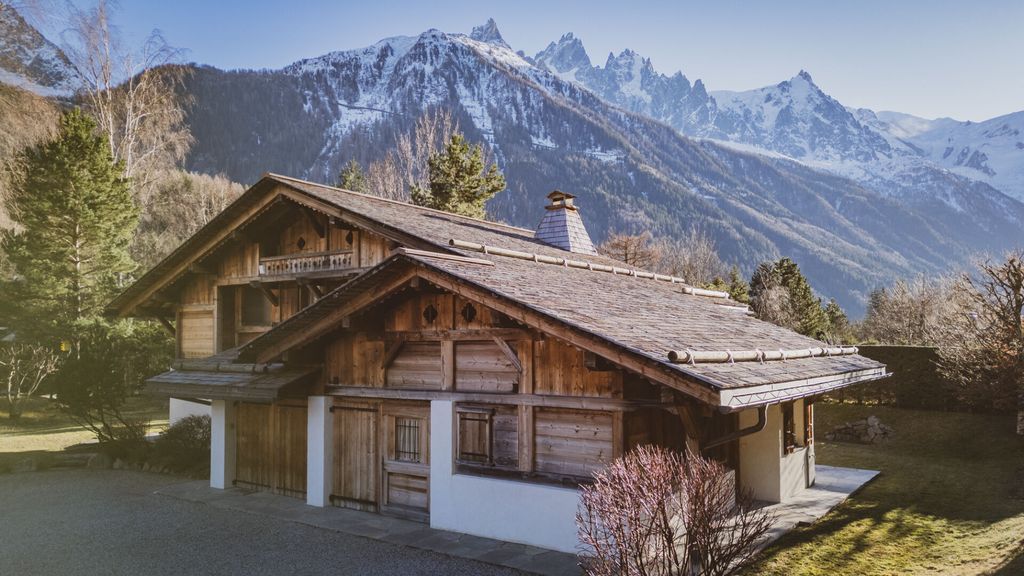 Property photo 1 of 12 Chamonix Chalet For