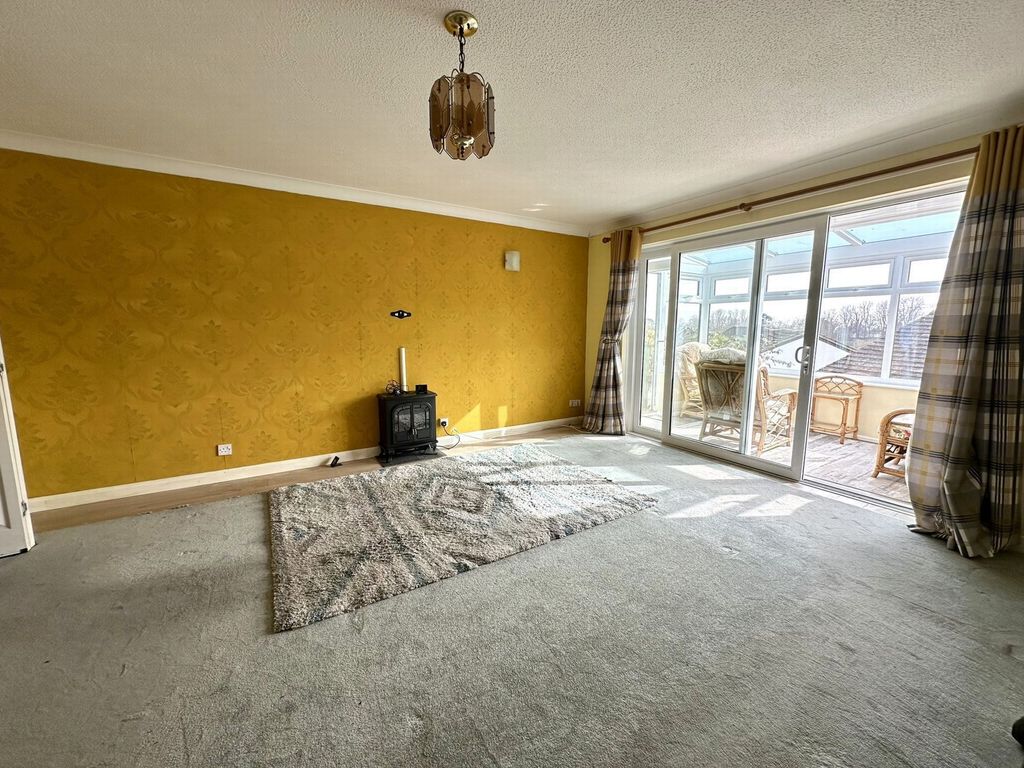 Property photo 3 of 16 Photo 11