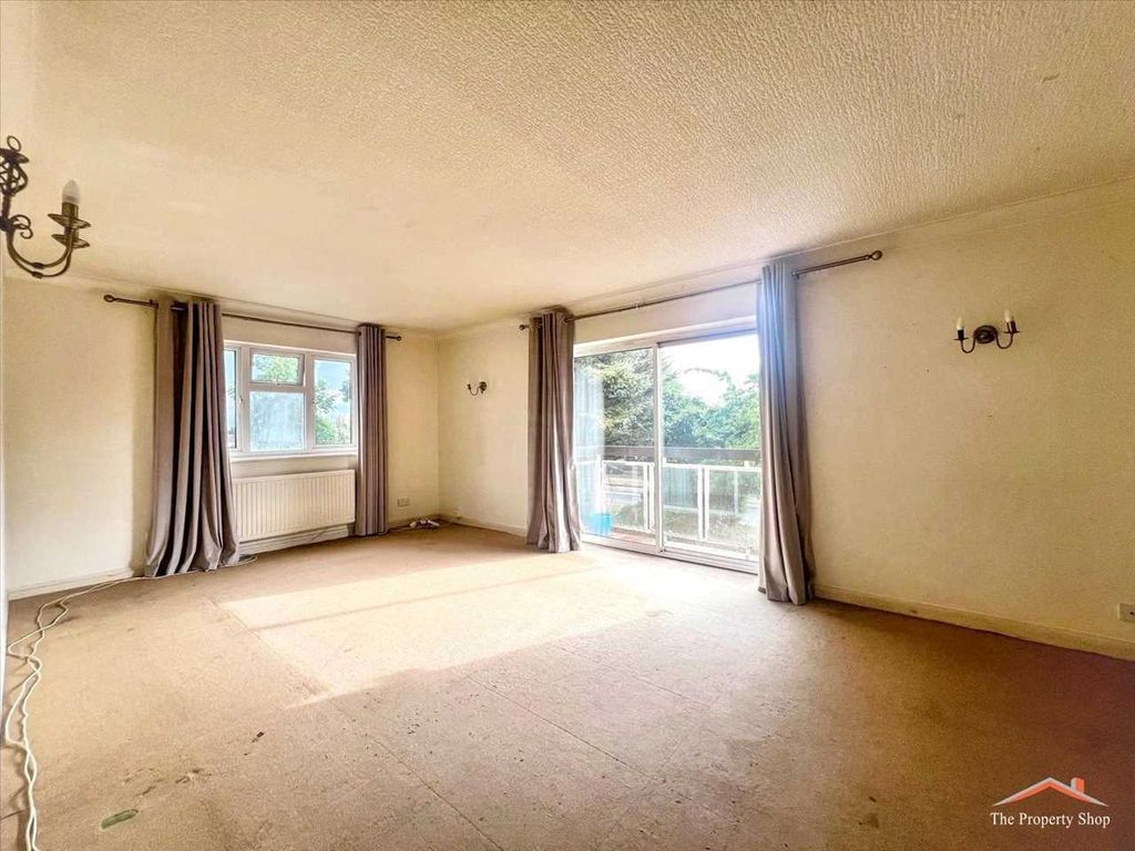 Property photo 3 of 11