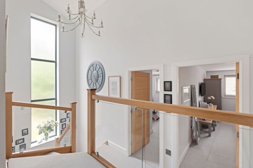 Property photo 2 of 30