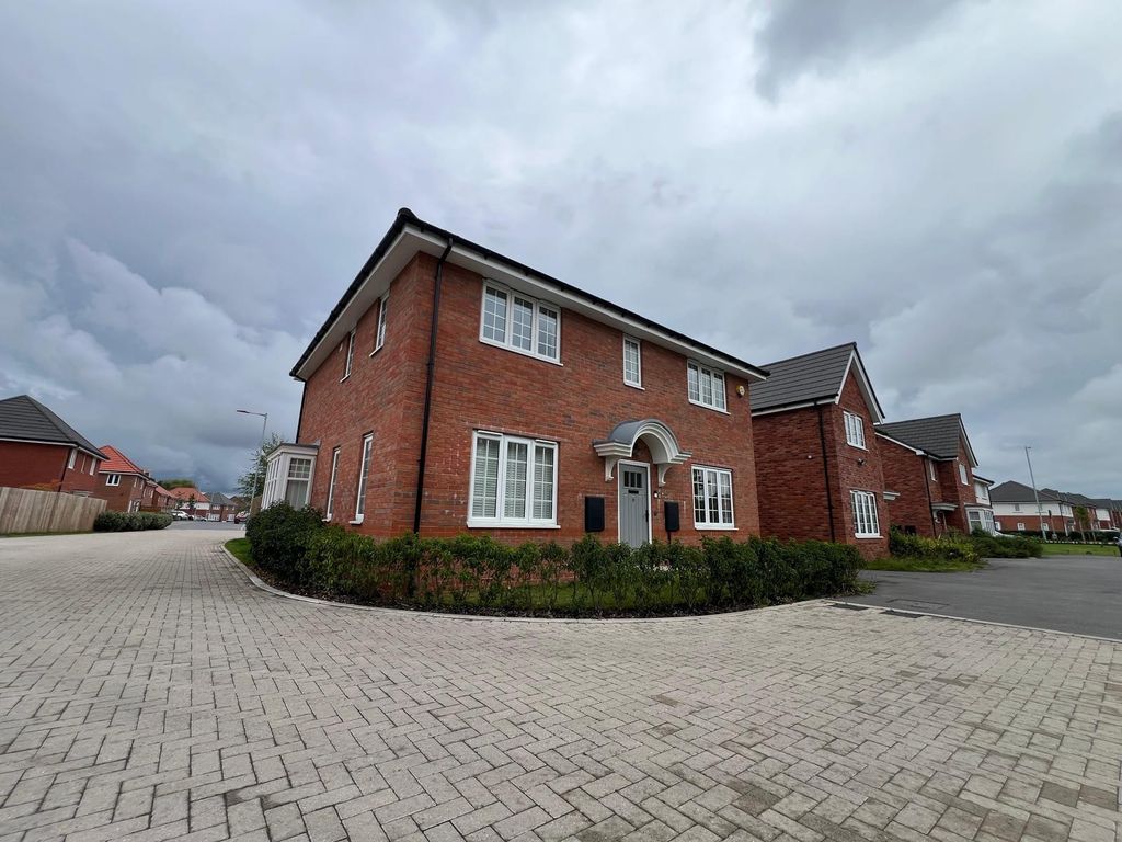 Property photo 2 of 33