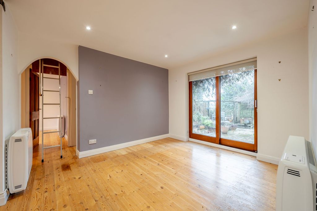 Property photo 2 of 24