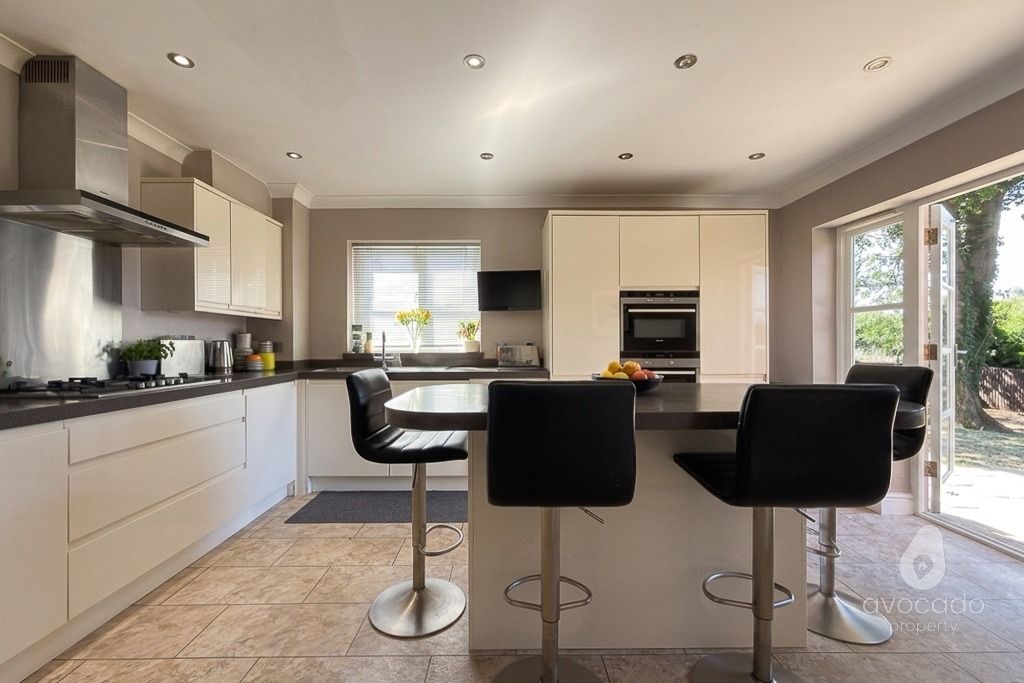 Property photo 3 of 24 5318315