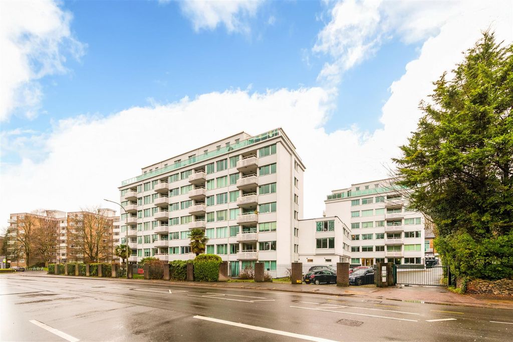 Property photo 1 of 19 11 The Park Apartments-31.Jpg