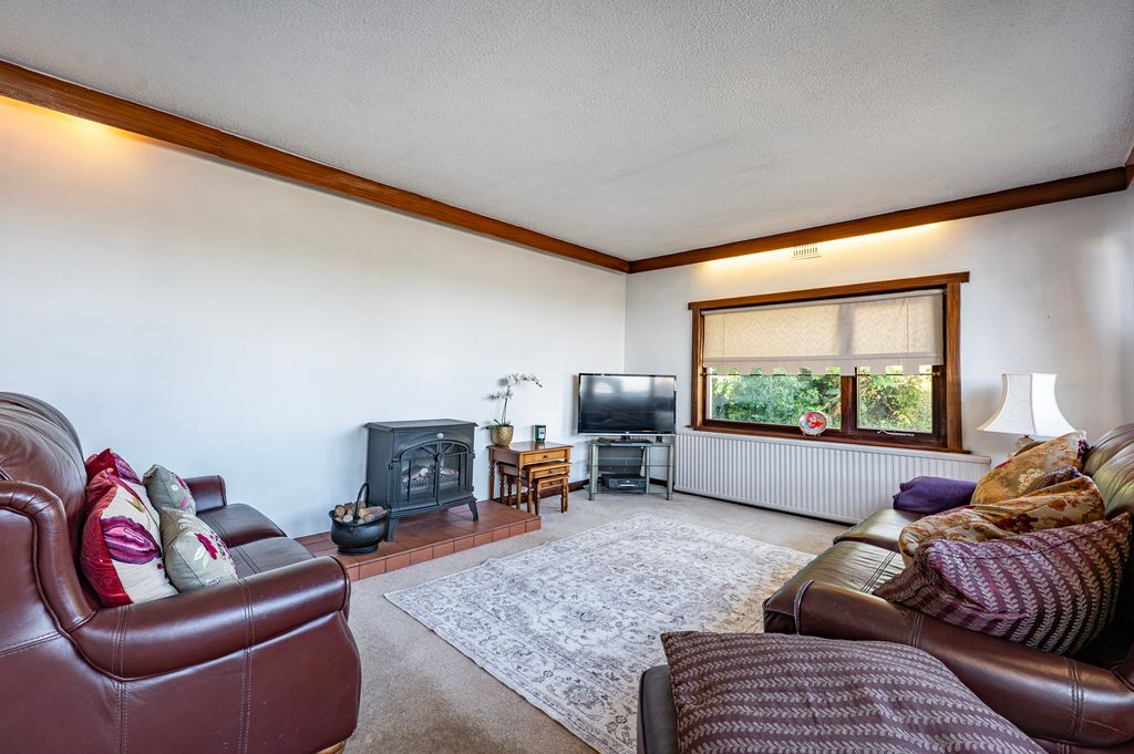Property photo 3 of 46