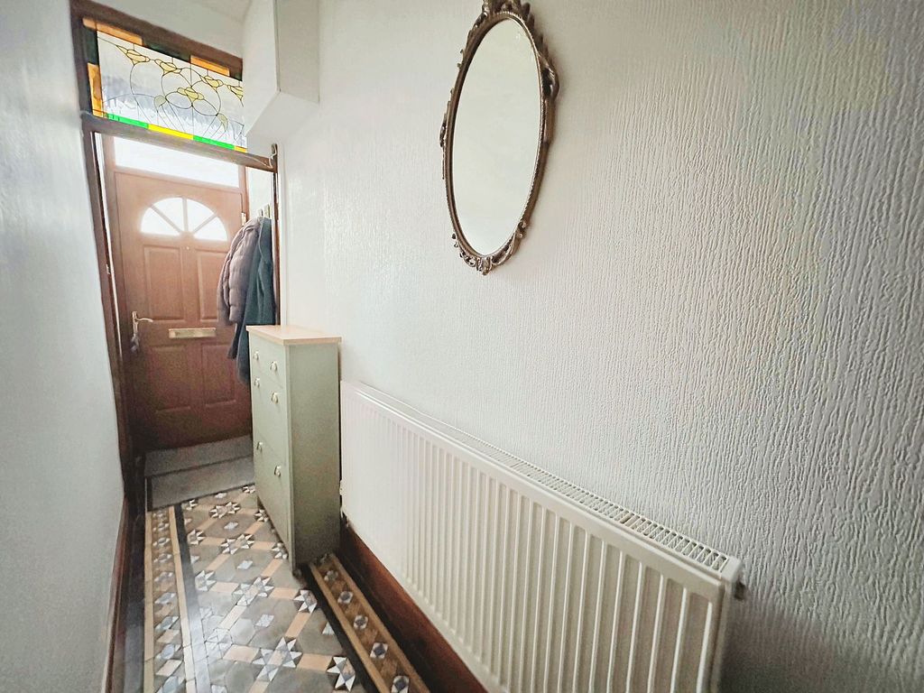 Property photo 3 of 35