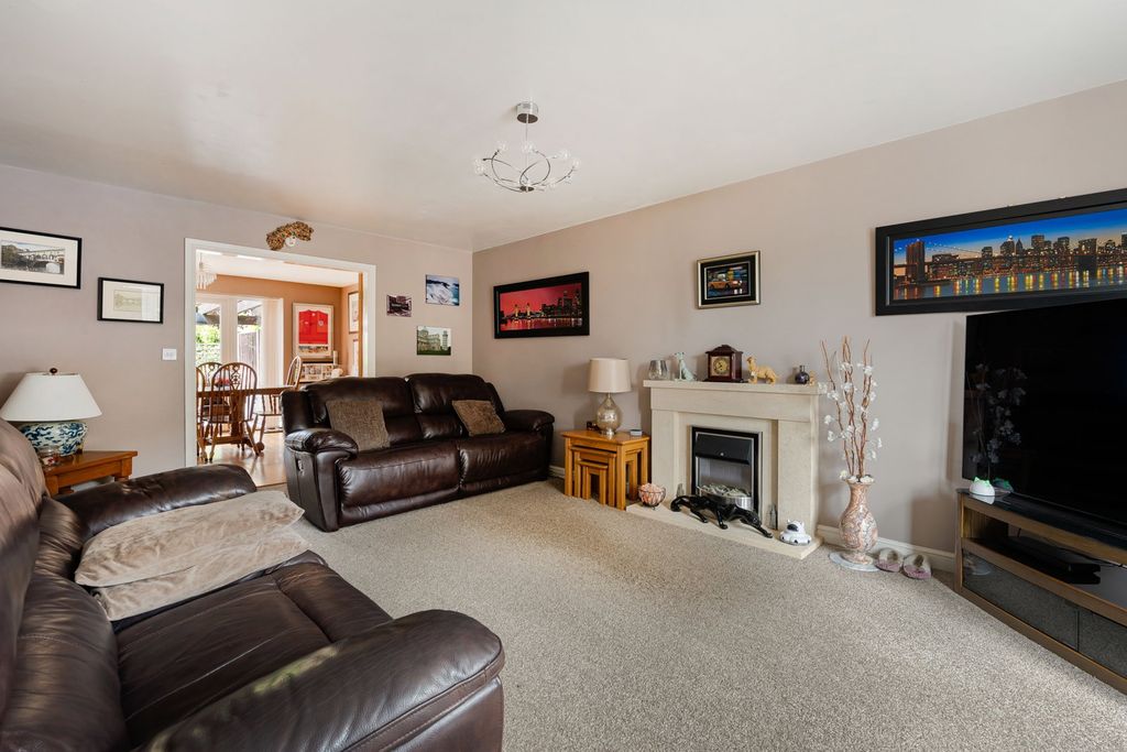 Property photo 3 of 30