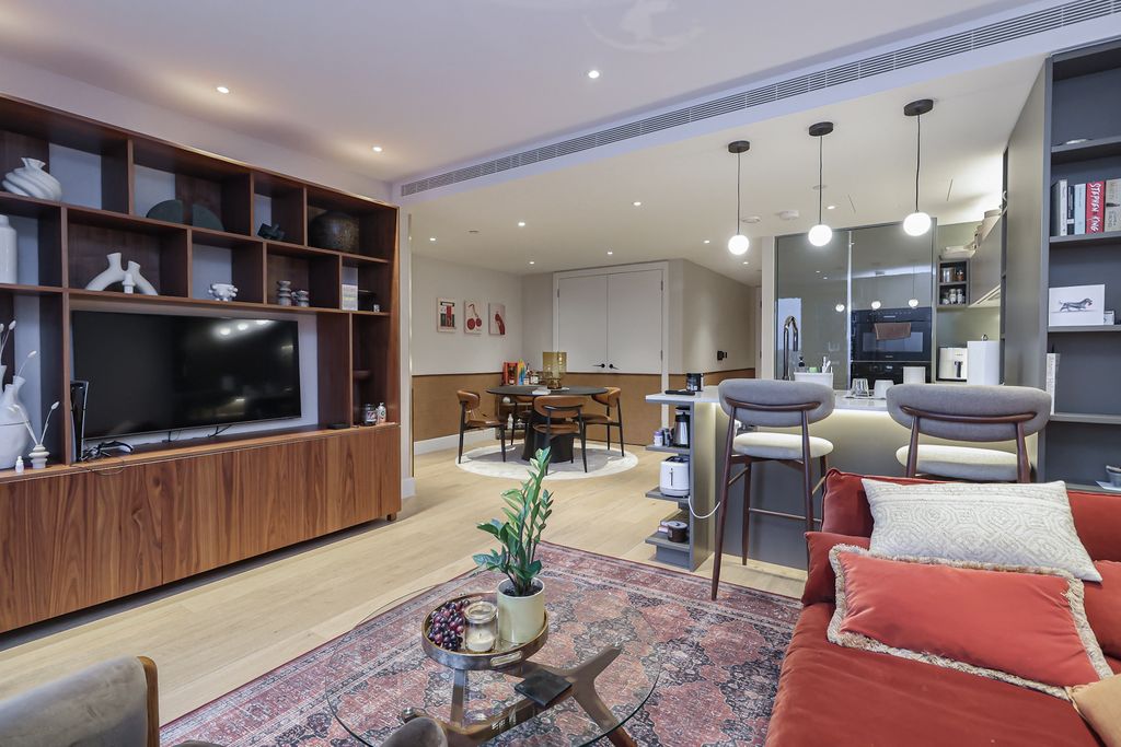 Property photo 2 of 37