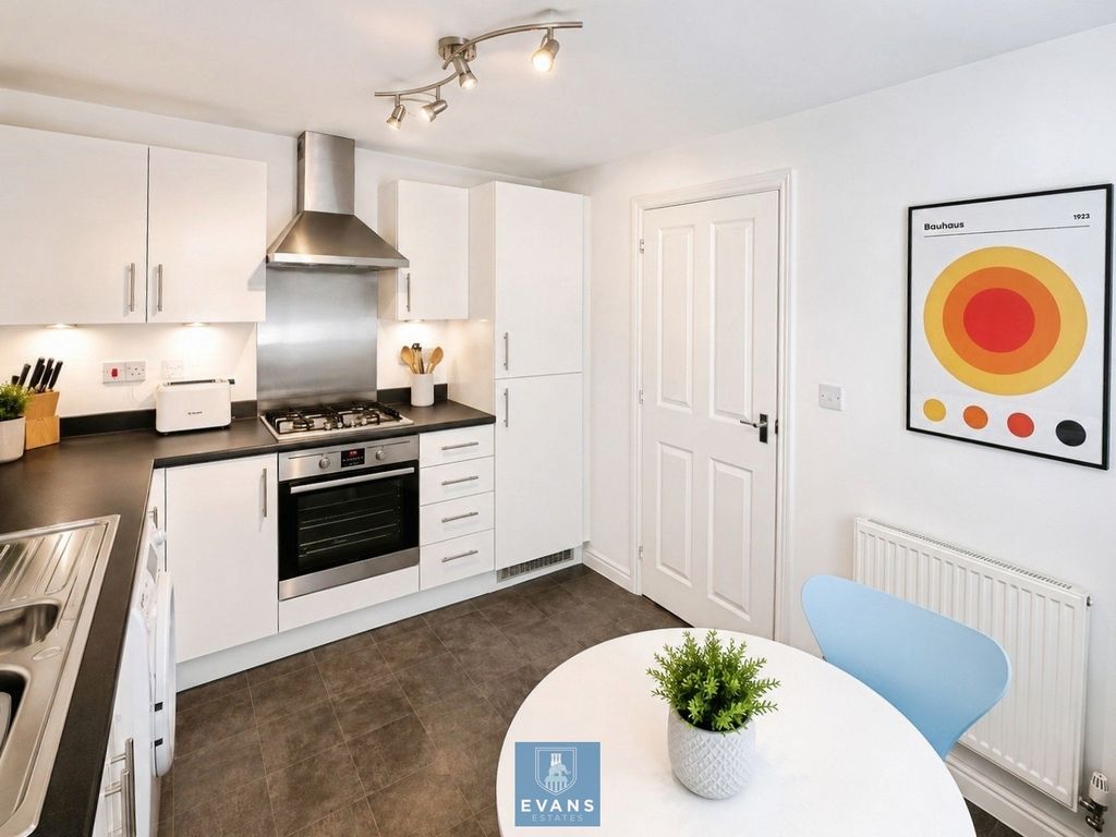 Property photo 3 of 16 Kitchen Diner