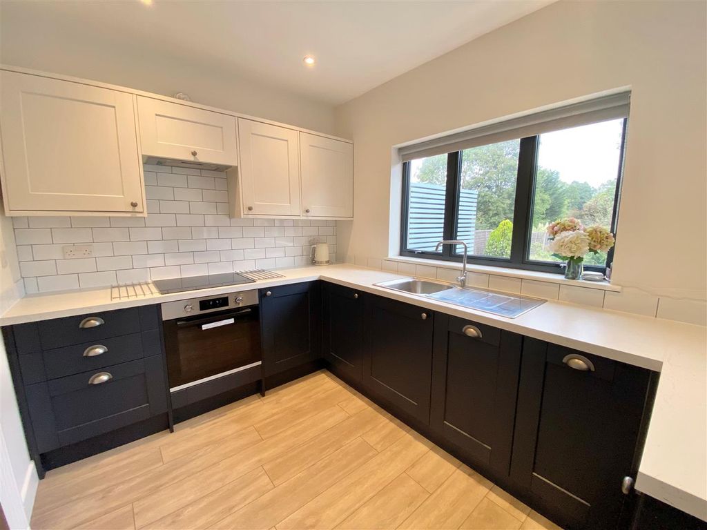 Property photo 3 of 12 Kitchen Pic 2.Jpg