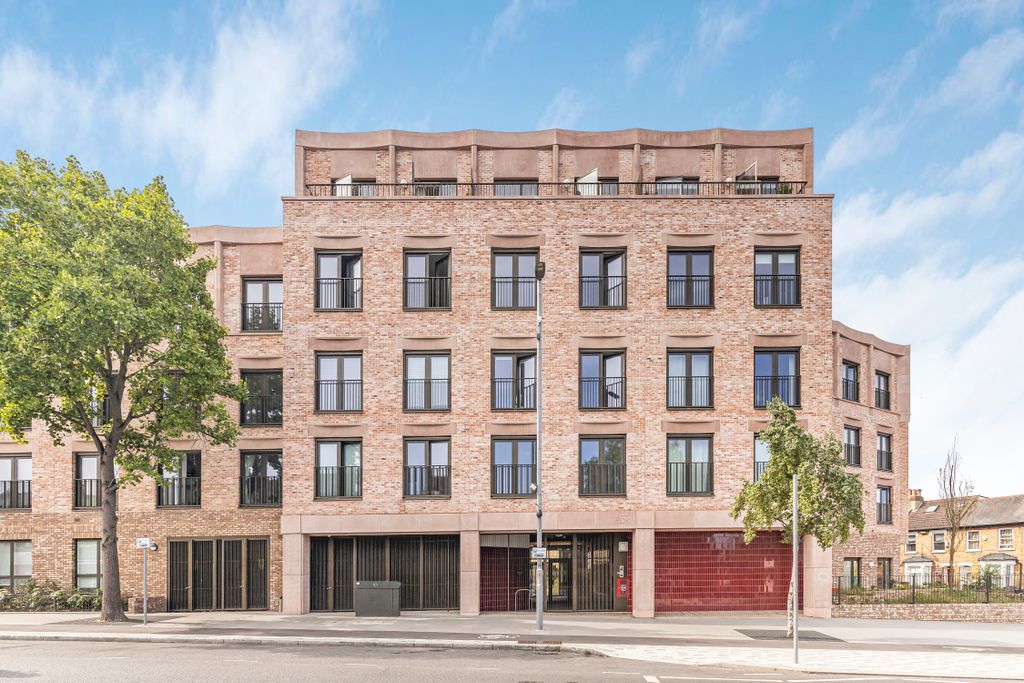 Property photo 1 of 24