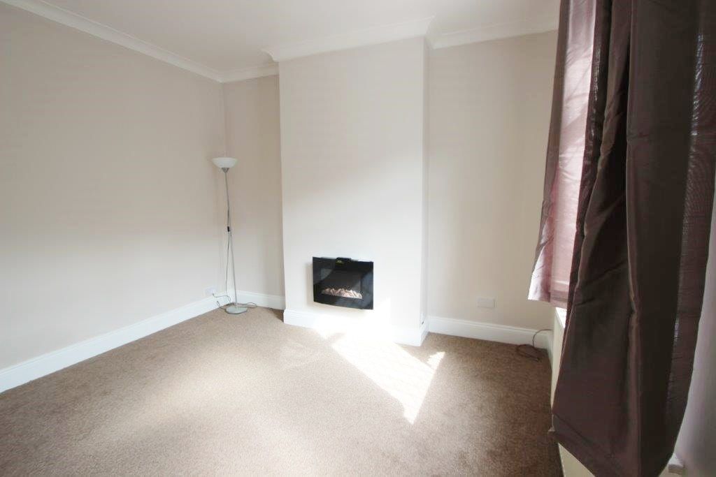 Property photo 2 of 16 Lounge