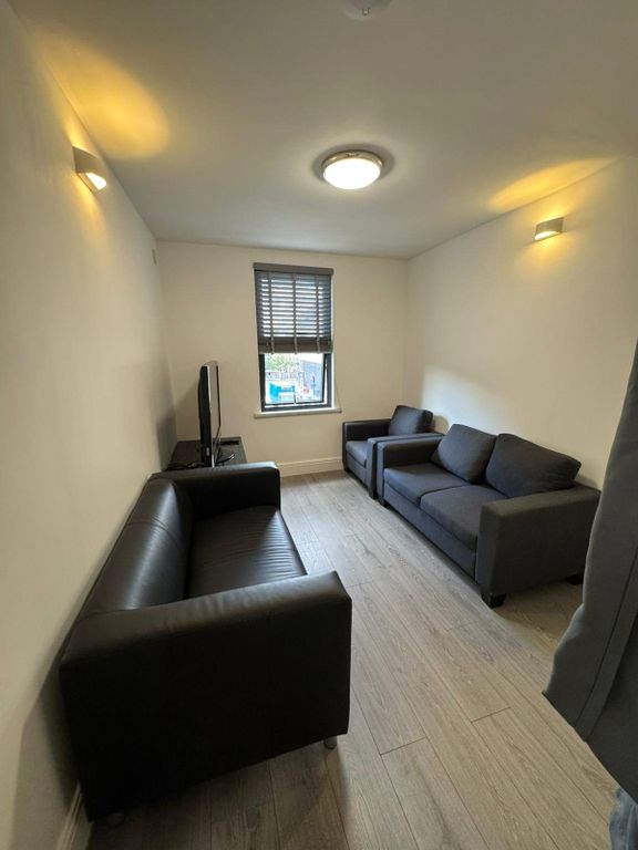Property photo 3 of 9 Picture No. 04