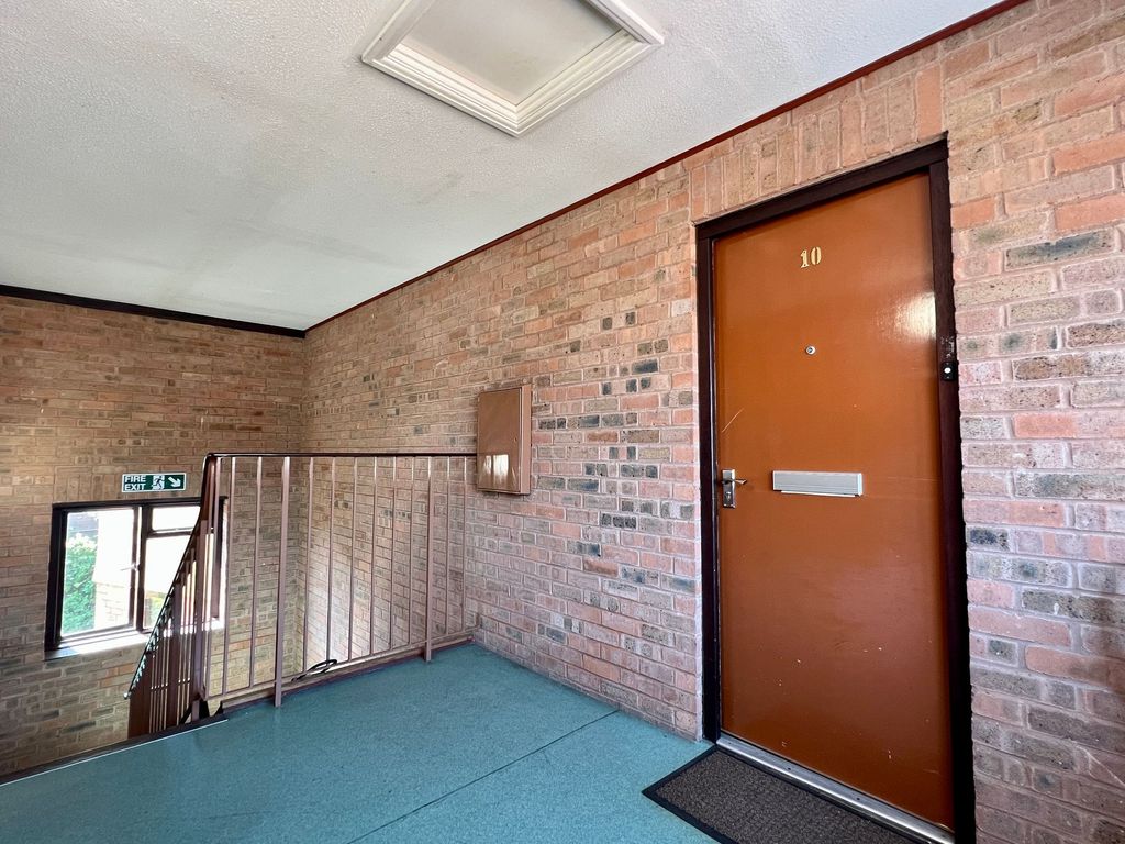 Property photo 3 of 17
