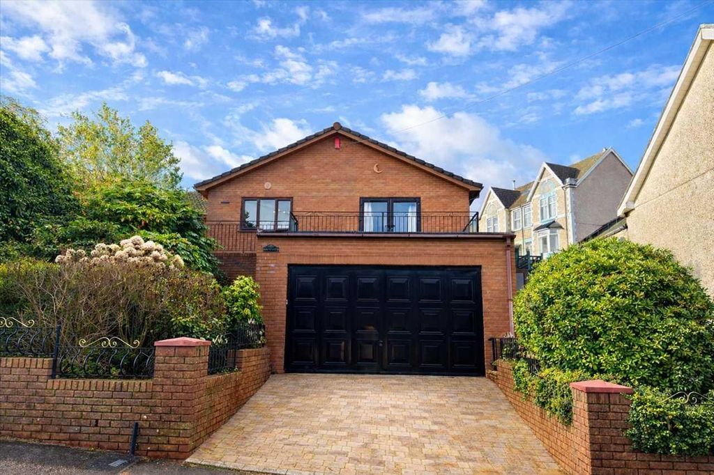 Property photo 1 of 23