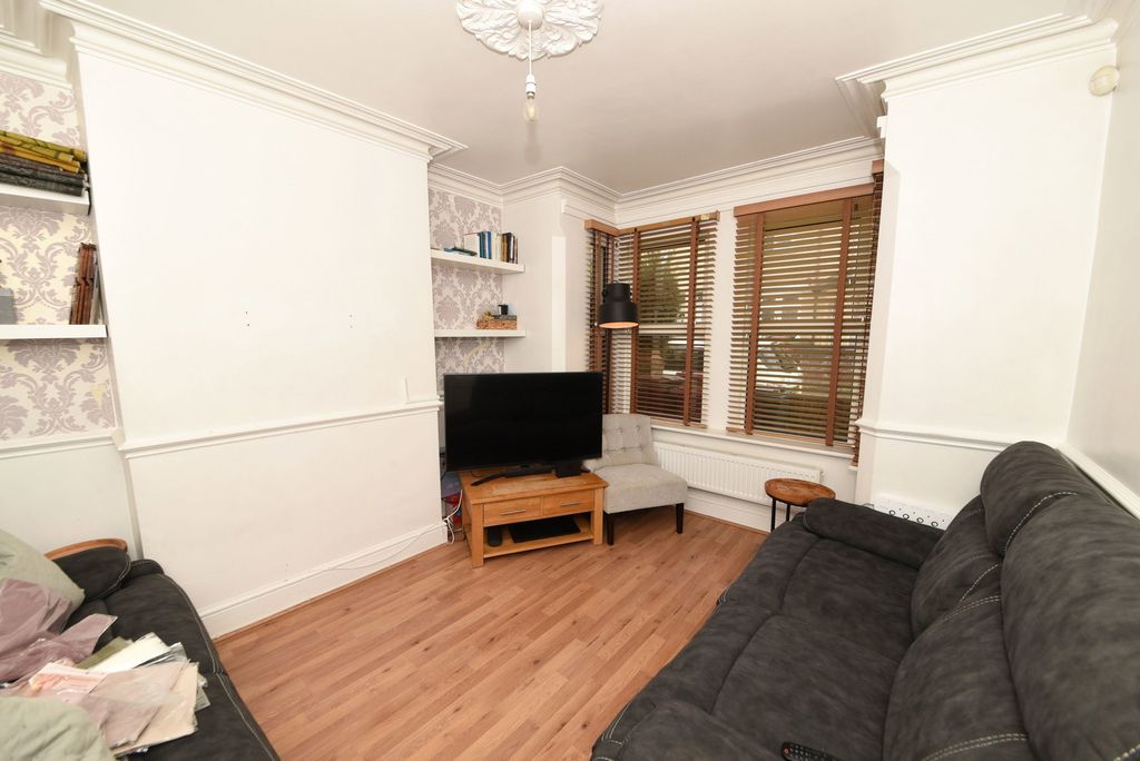 Property photo 3 of 13