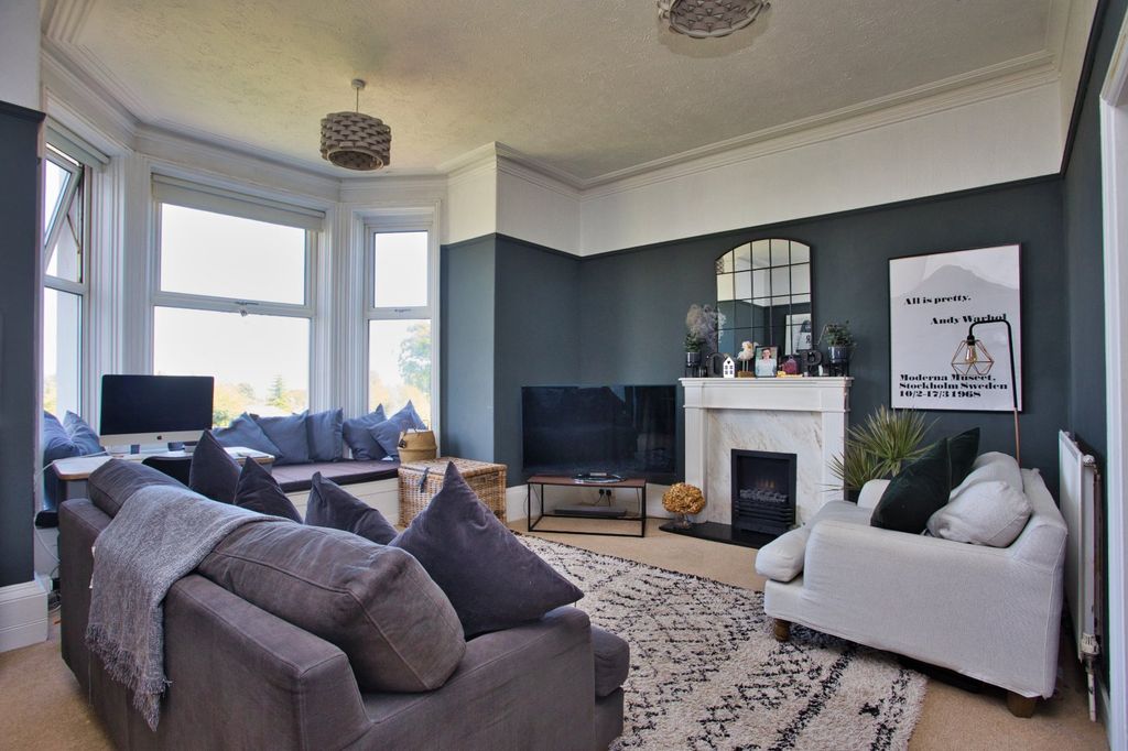 Property photo 3 of 11 Picture 3