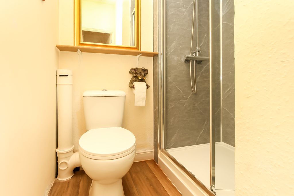 Property photo 3 of 9 Shower Room