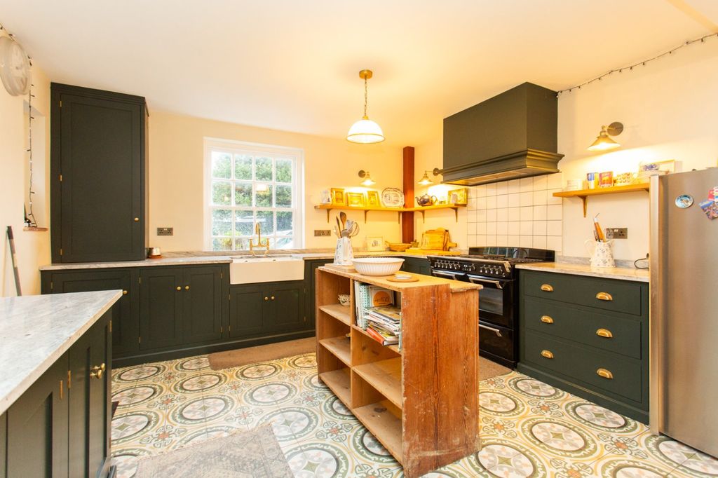 Property photo 2 of 18 Picture 2