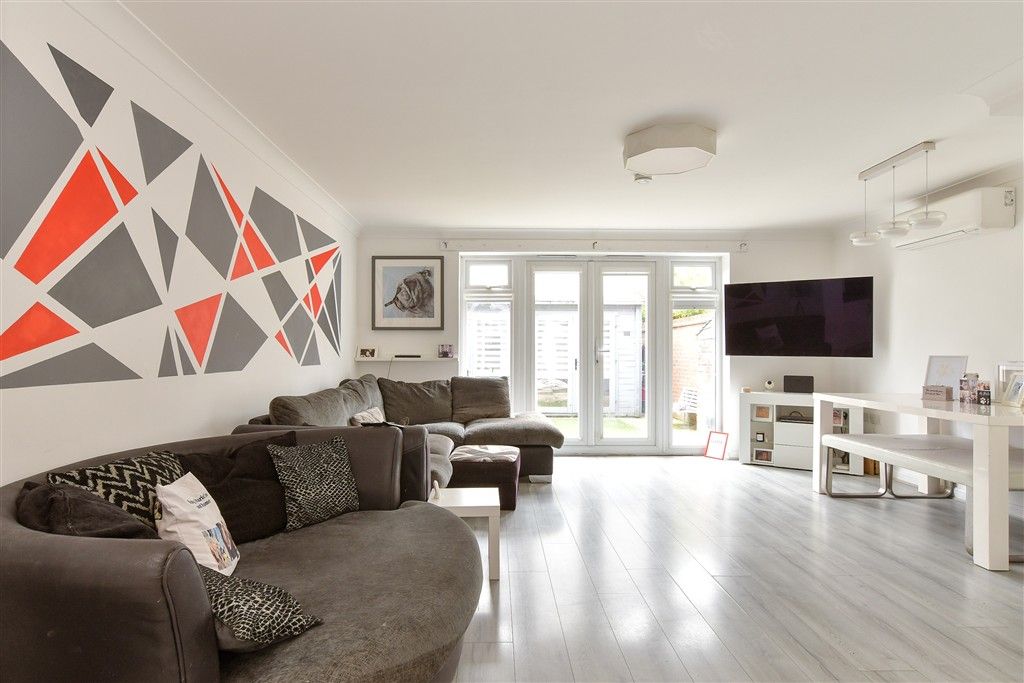 Property photo 2 of 10 Lounge/Diner