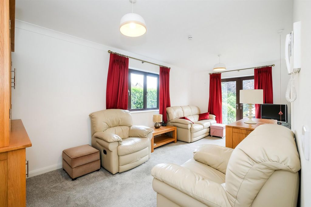 Property photo 2 of 22 27 Winningales Court-10_Web.Jpg
