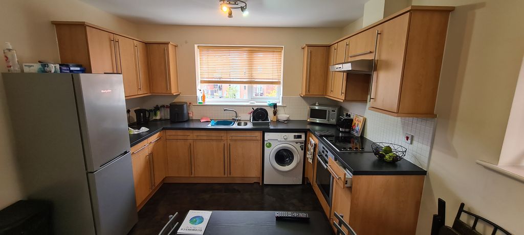 Property photo 3 of 12