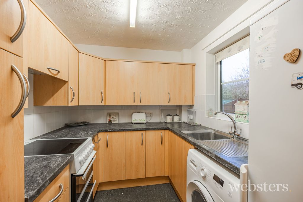 Property photo 3 of 12