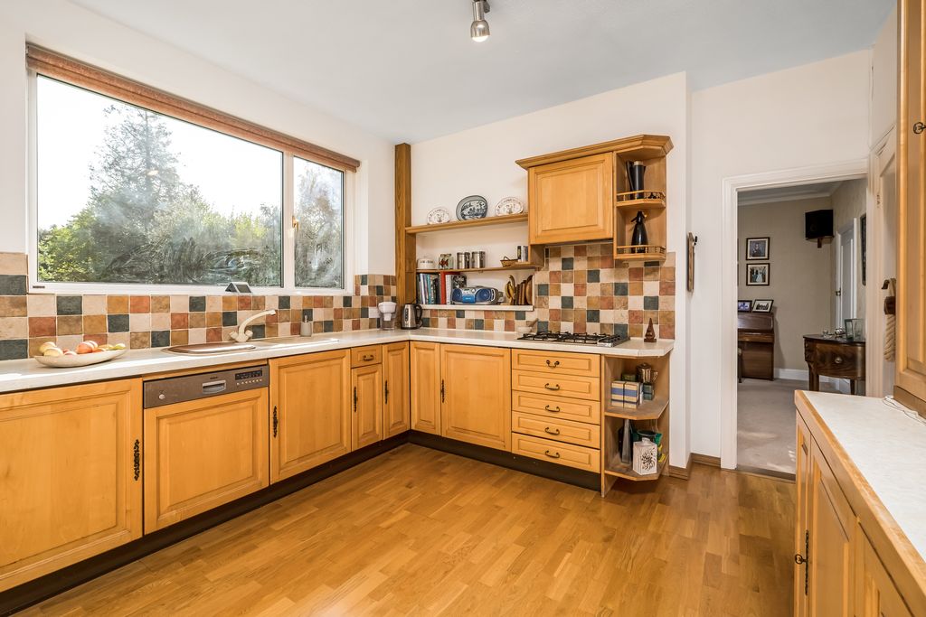 Property photo 3 of 16