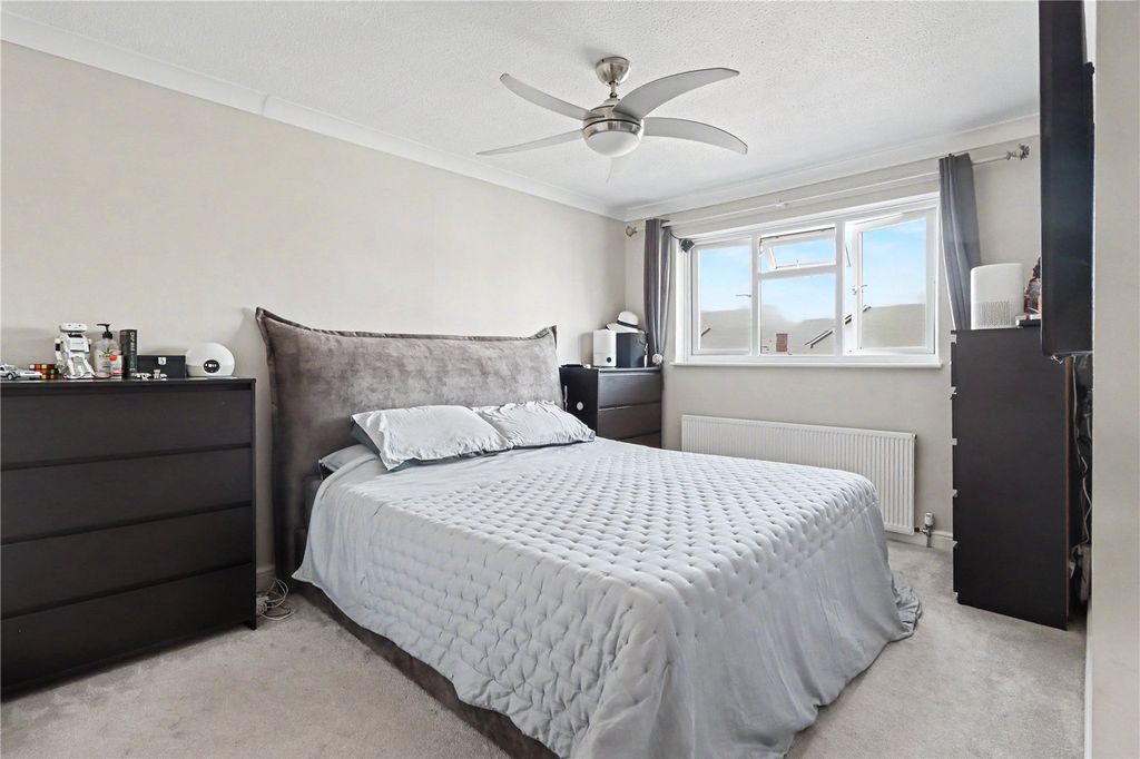Property photo 2 of 16 Bedroom 1