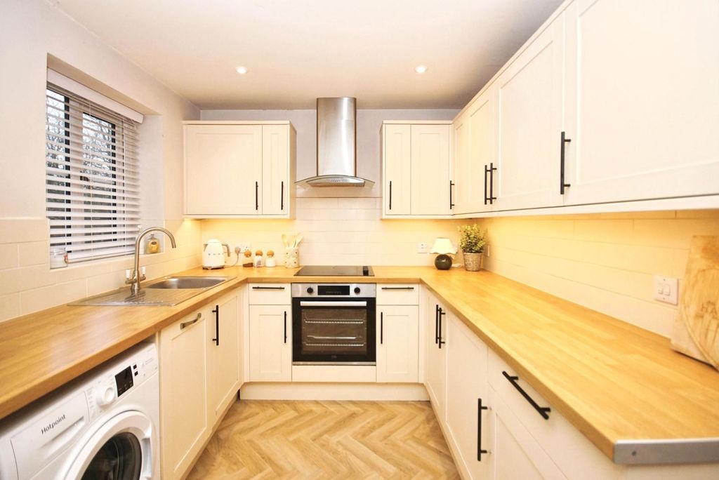 Property photo 2 of 18 Pbox-Img.Jpg