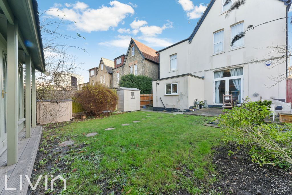 Property photo 2 of 9 Photo 7