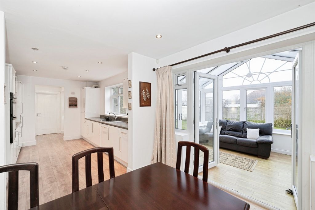 Property photo 3 of 27