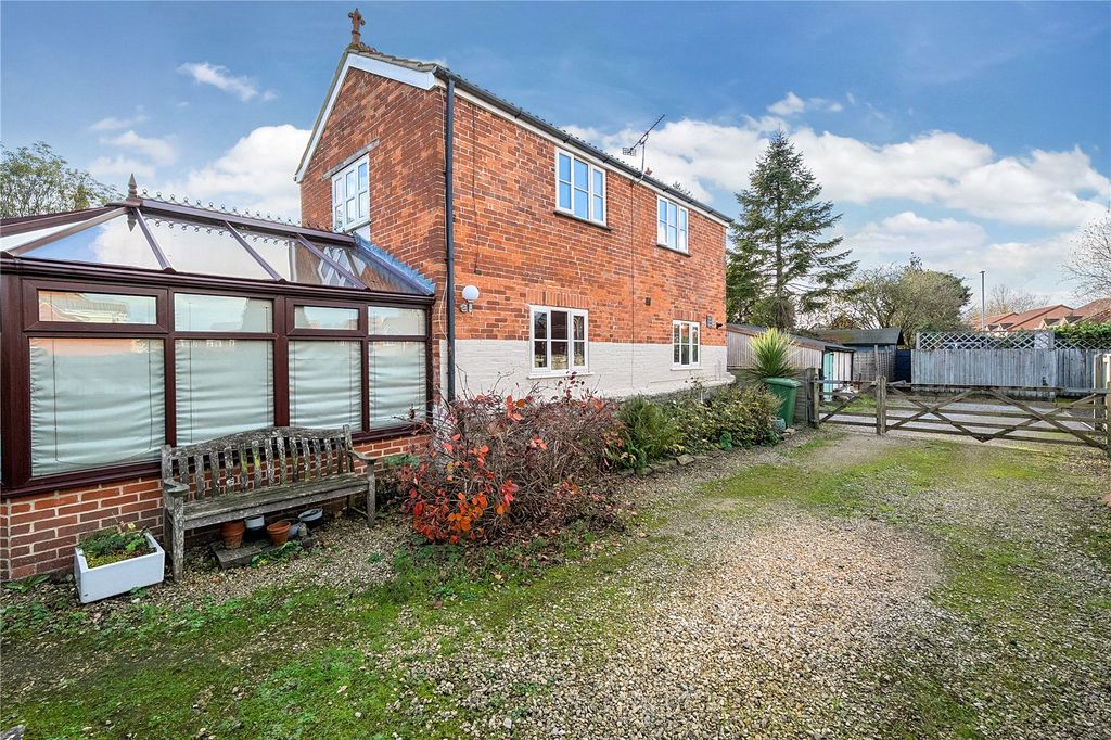 Property photo 1 of 25 Picture No. 08