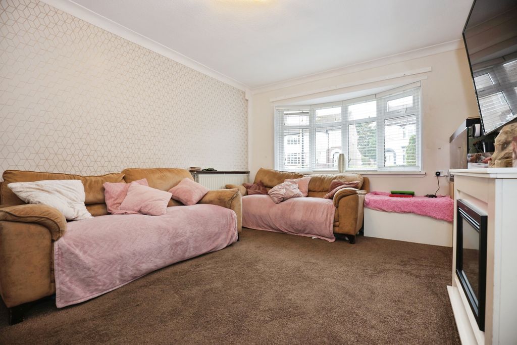 Property photo 3 of 13