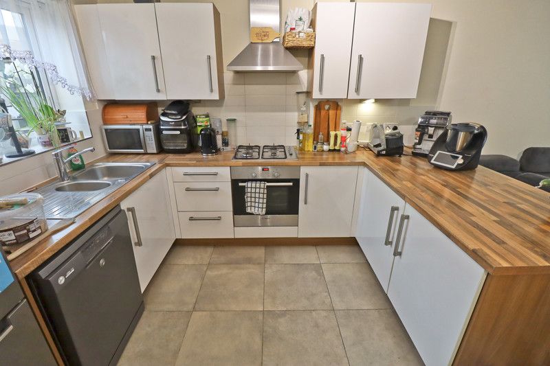 Property photo 2 of 10 Photo 2