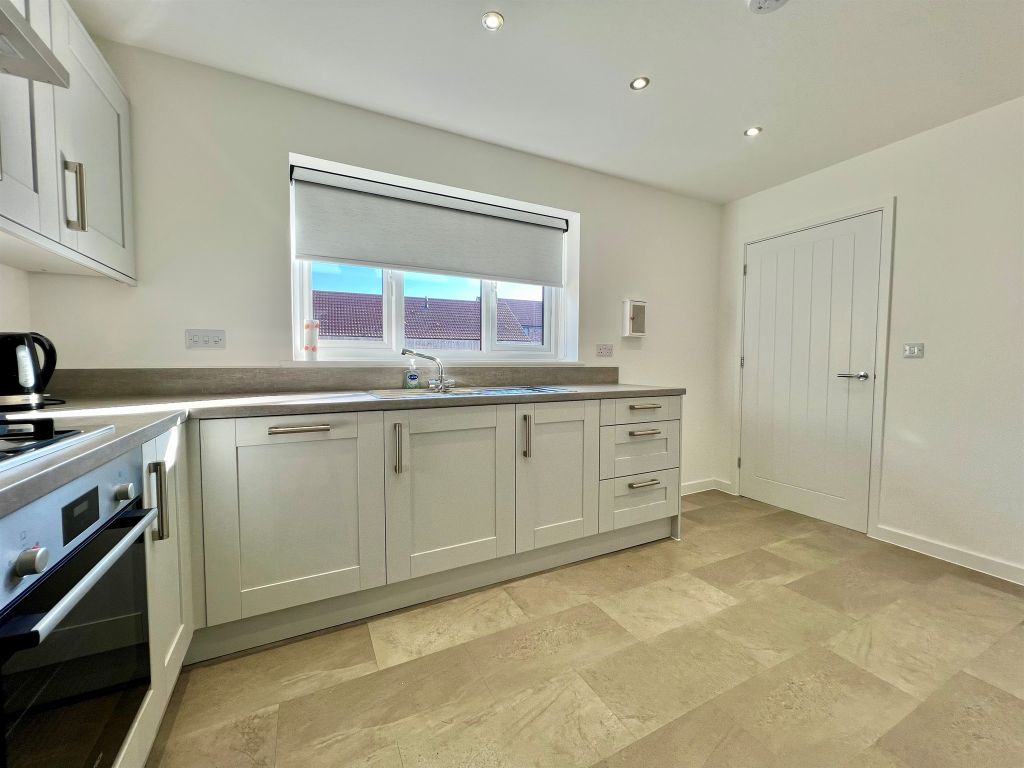 Property photo 2 of 18 Kitchen