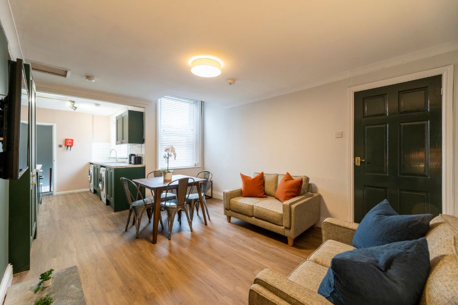 Property photo 2 of 11 113Sr - Living Room