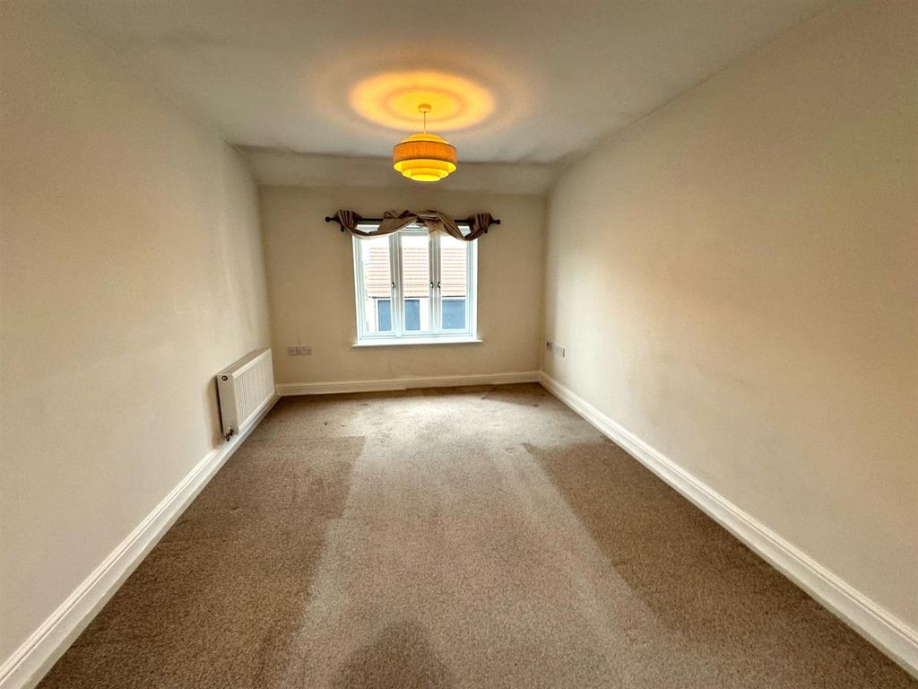 Property photo 2 of 6 Lounge.Jpg