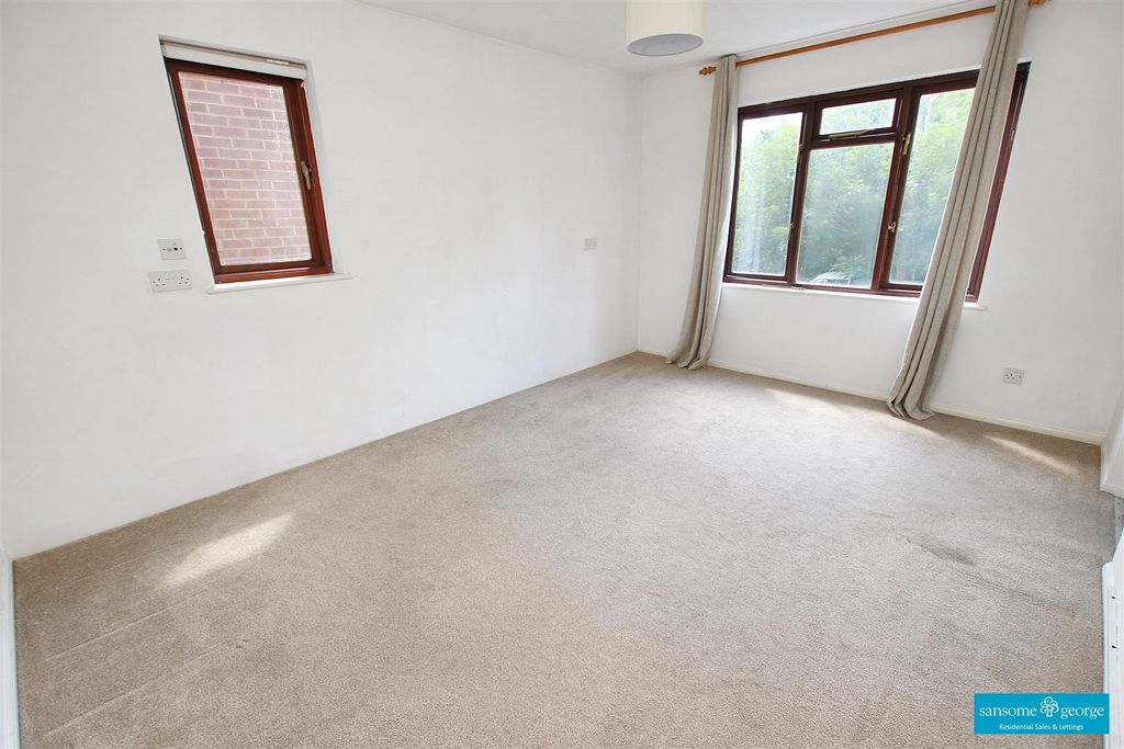 Property photo 3 of 5 Living Area