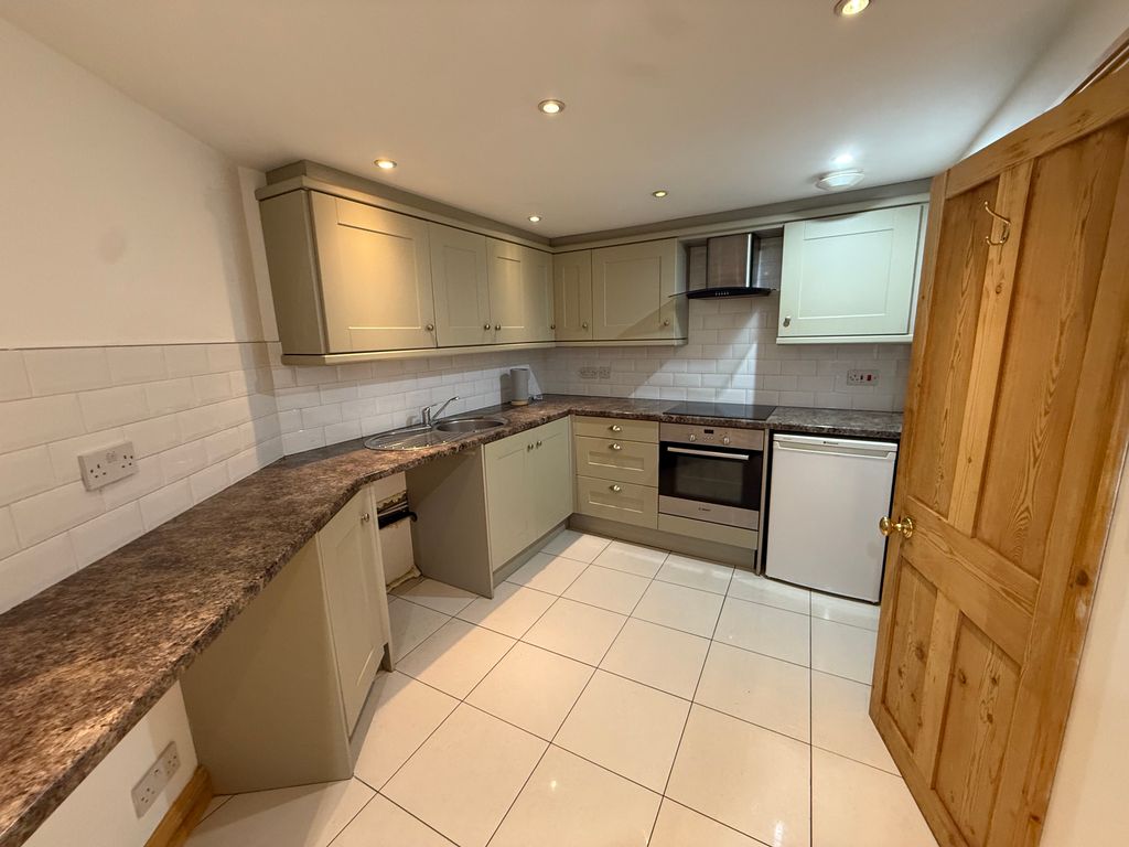 Property photo 2 of 17 Bedroom 1