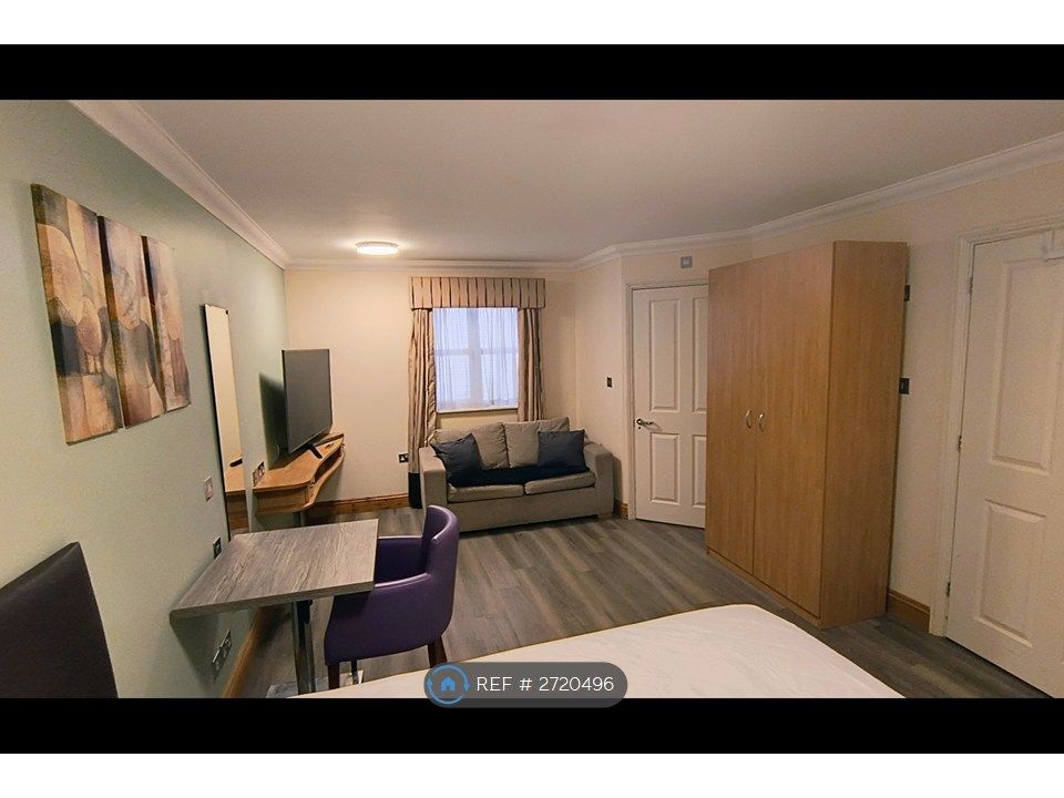 Property photo 3 of 15 Studio 5