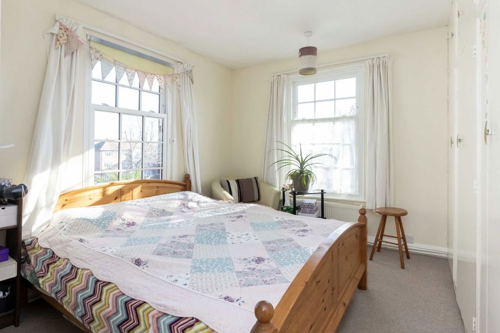 Property photo 3 of 6