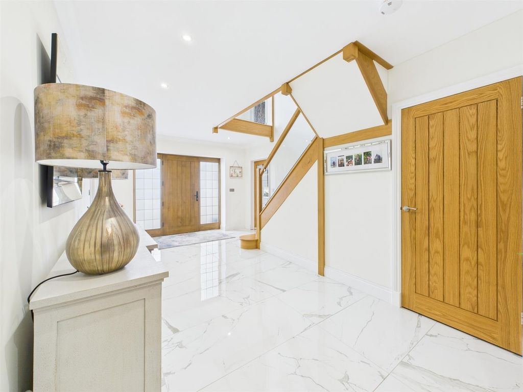 Property photo 3 of 49 Cam03055G0-Pr0196-Still002.Jpg