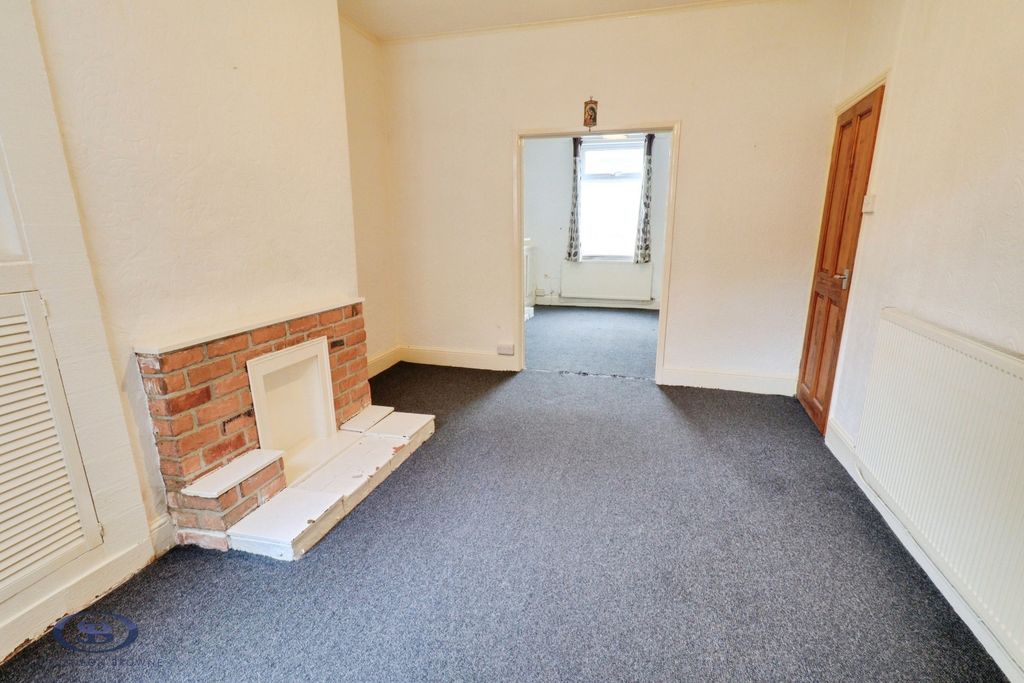 Property photo 3 of 16 Pbox-Img.Jpg