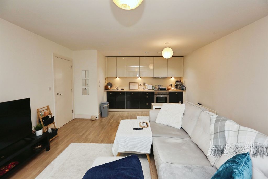 Property photo 2 of 12