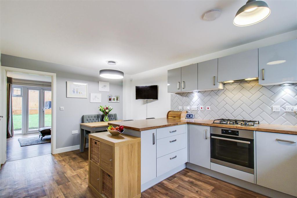 Property photo 3 of 16