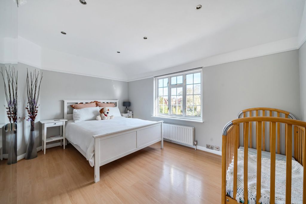 Property photo 3 of 17 Picture No. 04