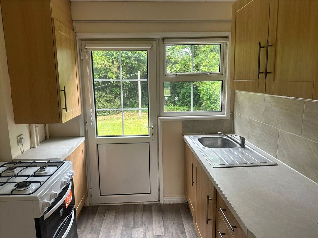 Property photo 2 of 8 Kitchen