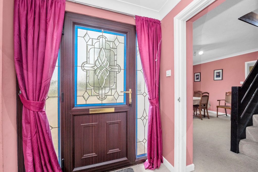 Property photo 3 of 23 Entrance