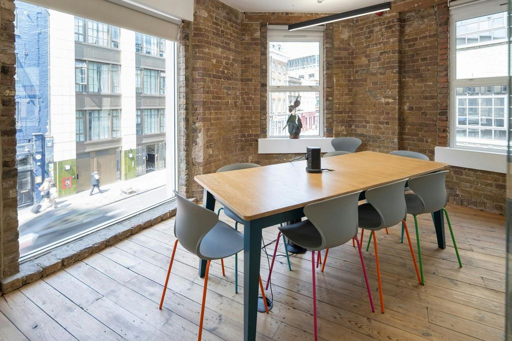 Property photo 1 of 12 Boardroom